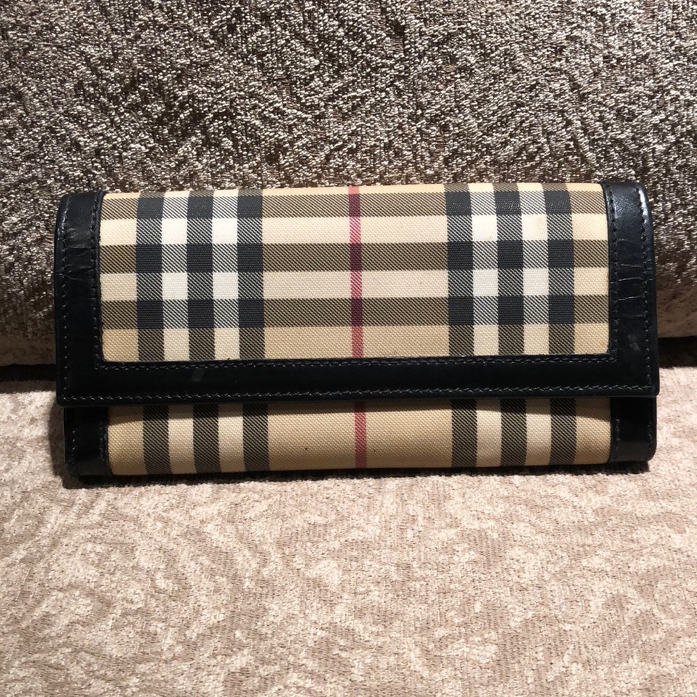 ✅✅✅ SOLD✅✅✅Authentic Vintage Burberry Wallet